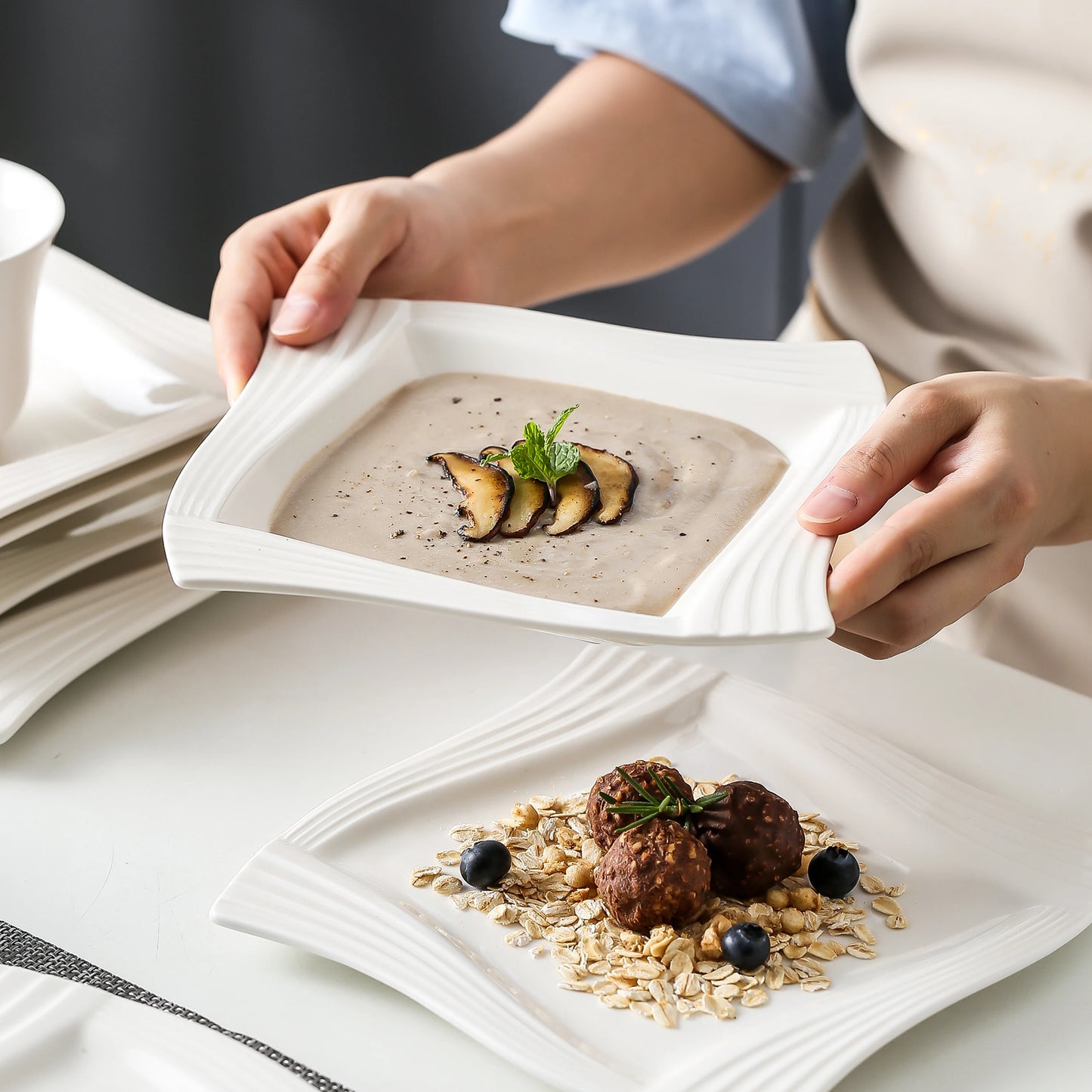 MALACASA Amparo Porcelain Dinnerware Set For Everyday Dining